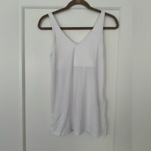 Athleta Cream V-Neck Sleeveless Top